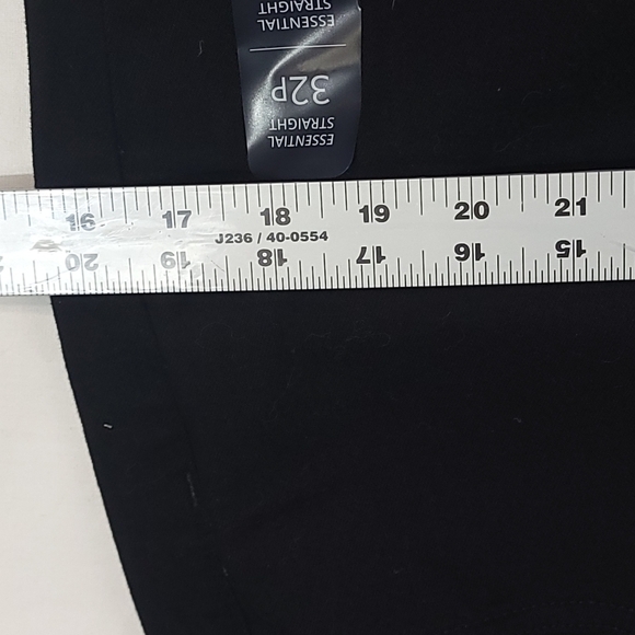 J. Crew Essential Straight Jean In All Day Stretch Black Size 32 Petite - Picture 14 of 14